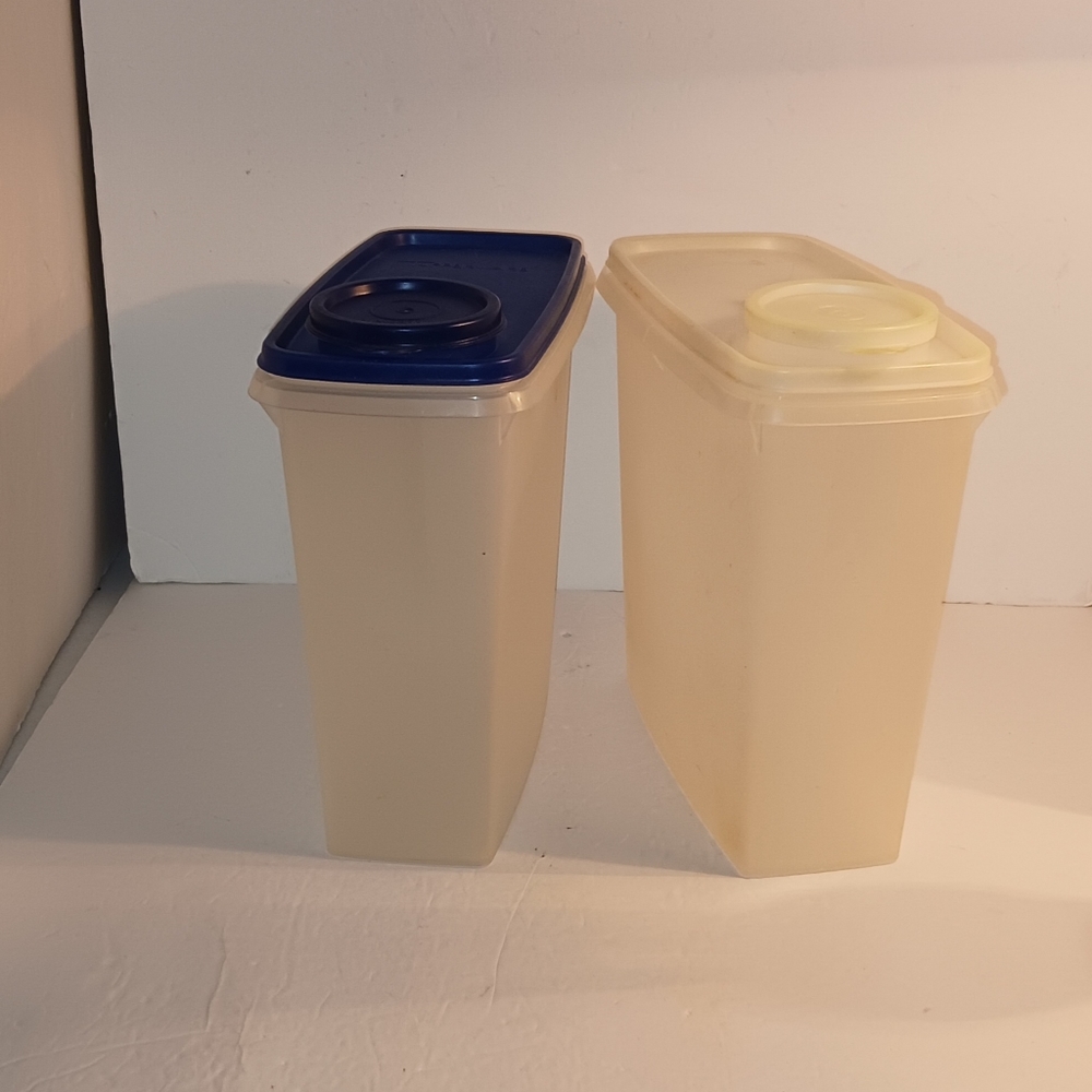 Tupperware Modular Mates 13 C Cereal Keeper with Pour All Seals (2), Vintage (?)